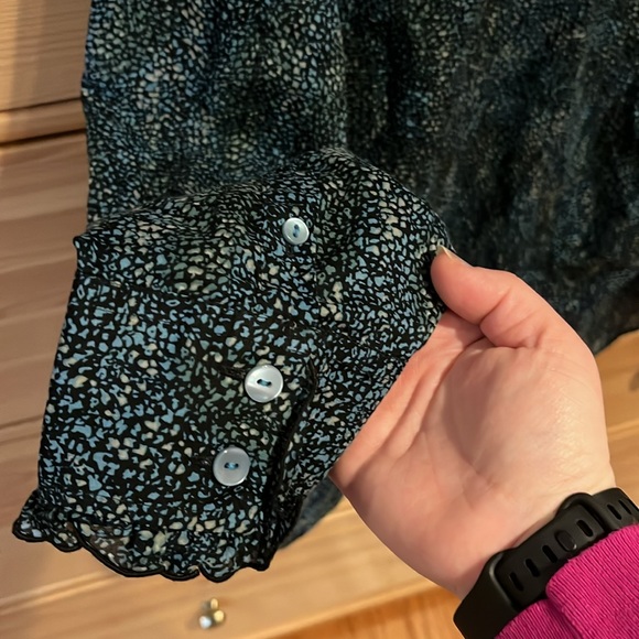 Last chance! Coldwater Creek petite no iron blouse lightweight with collar - Picture 6 of 8